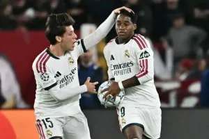 Gila! Tiga Gol di Menit-Menit Terakhir Antar Real Madrid Menang Dramatis 4-3 atas AS Roma