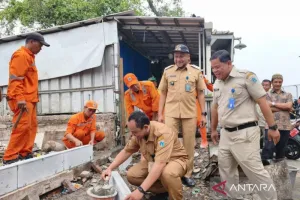 Penataan Kawasan, Pemkot Jakarta Timur Tutup TPS Liar di Makasar 