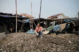 Penyanyi Andien Buka Akses Pendidikan Gratis di Kampung Apung
