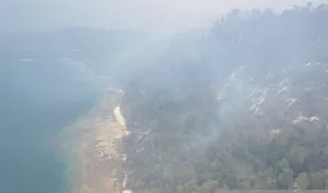 Surga Raja Ampat Dikepung A...