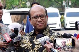  Suroso Isnandar Resmi Gantikan Darmawan Prasodjo Jadi Dirut PLN