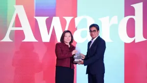 Di Danantara Indonesia CX100 Award 2026, KAI Logistik Raih Penghargaan Sector Champion Logistik