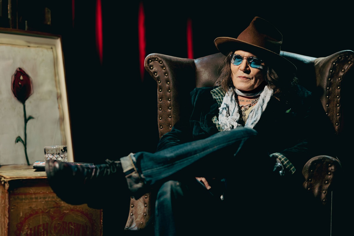 Johnny Depp Gelar Pameran Seni Pertama di Galeri Halcyon ...
