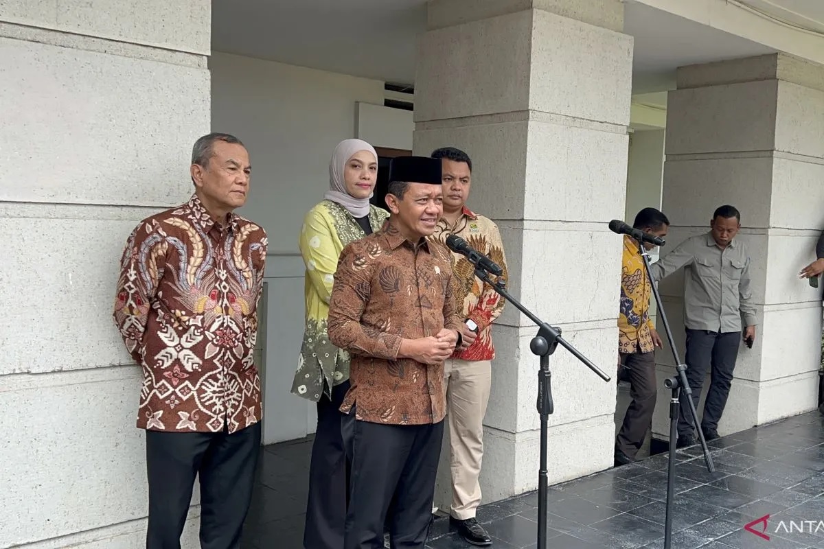 Bahlil Perintahkan Pertamina Tambah Armada Kapal Pengangk...