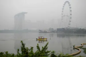 PM Singapura Ancam Tuntut P...