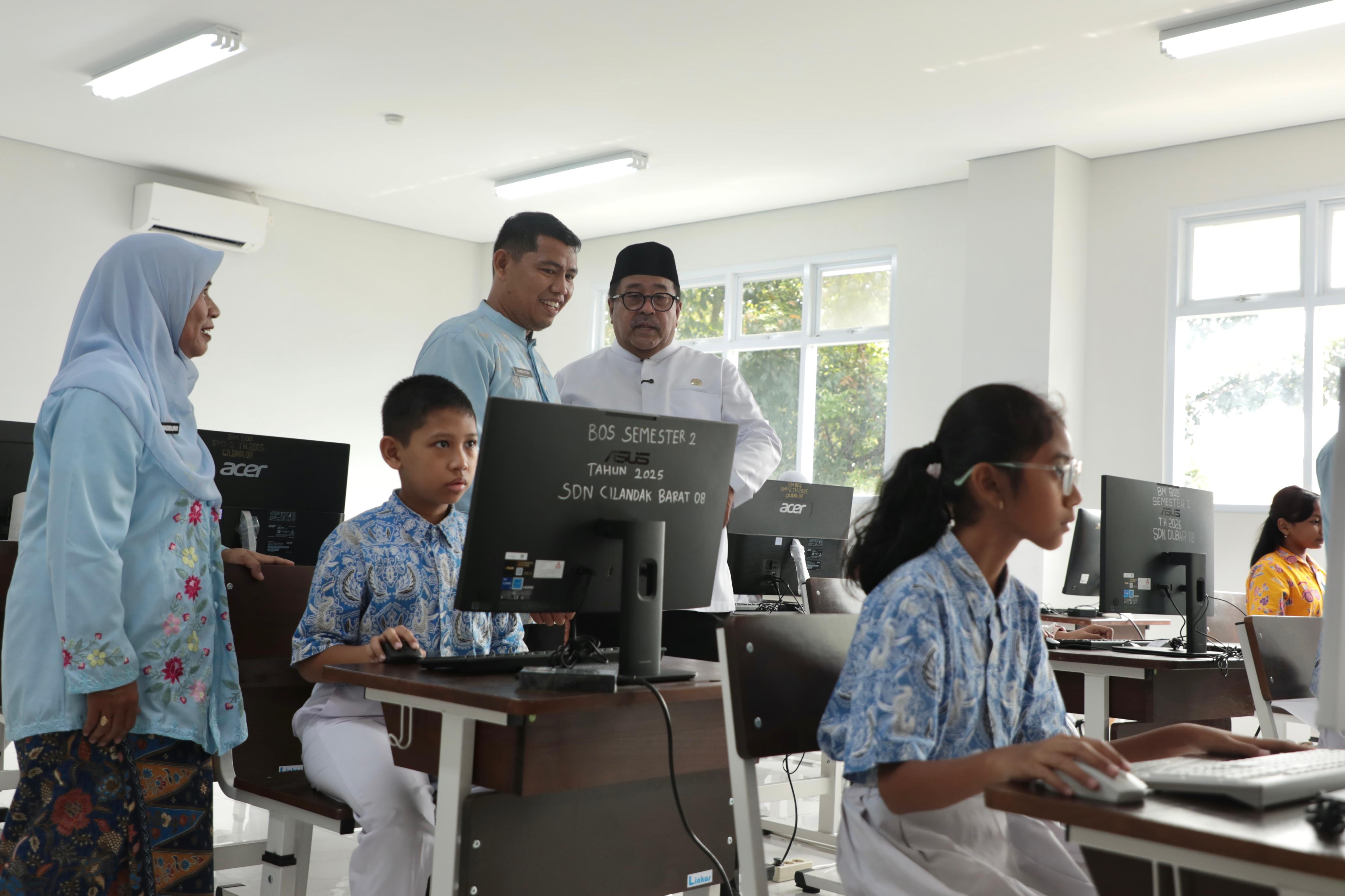 Wagub Rano Karno Minta Sekolah di Jakarta Rutin Gelar Simulasi Bencana