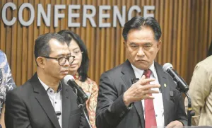 Yusril Koordinasi dengan Mensesneg Hadapi Gugatan Karhutla Kalbar 