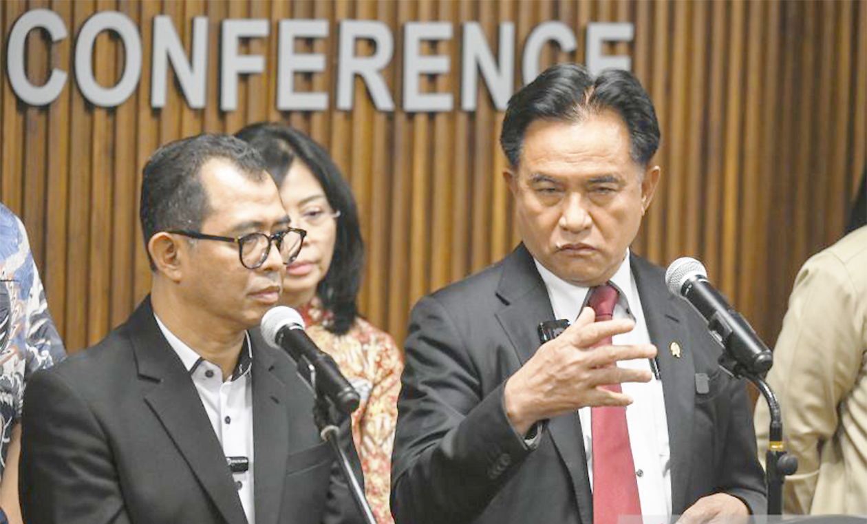 Yusril Koordinasi dengan Mensesneg Hadapi Gugatan Karhutla Kalbar 