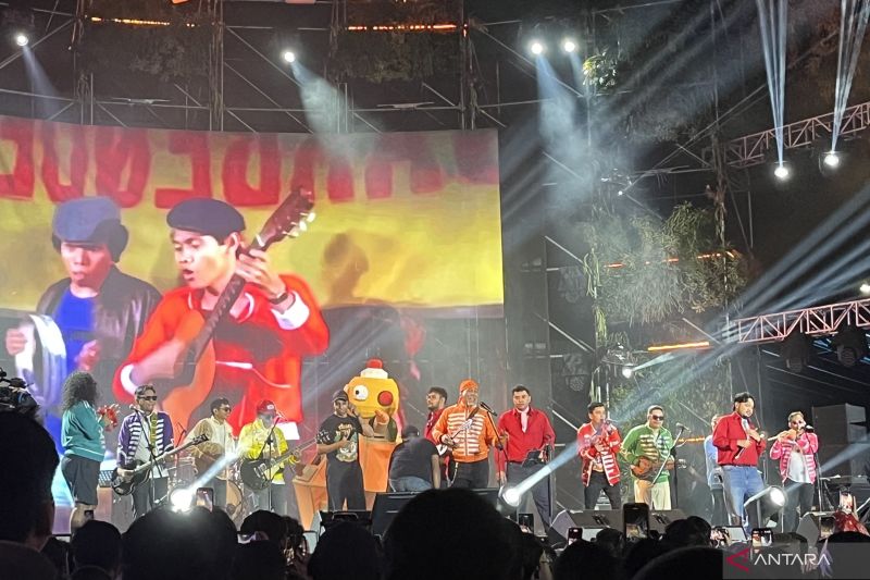 Bikin Haru! Indro Kenang Dono-Kasino di Synchronize Fest 2026 Lewat Lagu dan Doa
