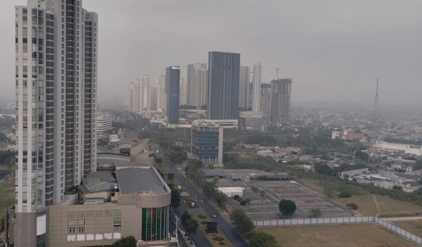 Polusi Udara Surabaya Memburuk Saat Cuaca Panas, PM2.5 Sempat Masuk Kategori Tidak Sehat