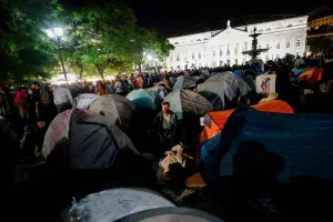 Gaji Tak Cukup dan Rumah Mahal, Warga Portugal Turun ke Jalan Gelar Aksi Demo