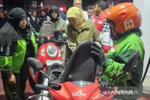 Jangan Panik! Khofifah Minta Warga Kota Malang Tak Borong BBM