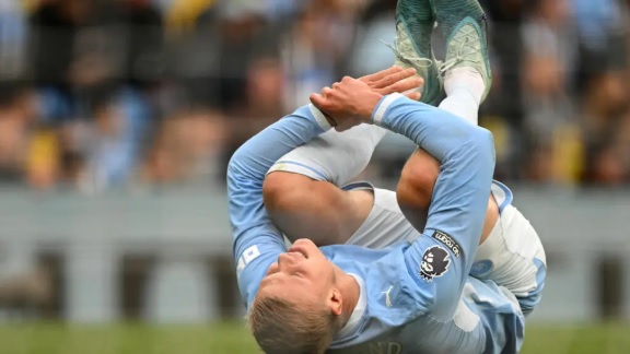 Manchester City Menang 3-2, Haaland Tertatih Usai Cetak Dua Gol