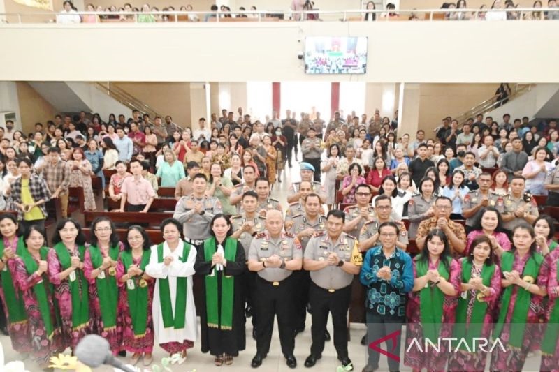 Minggu Kasih Implementasi Tagline Kapolri