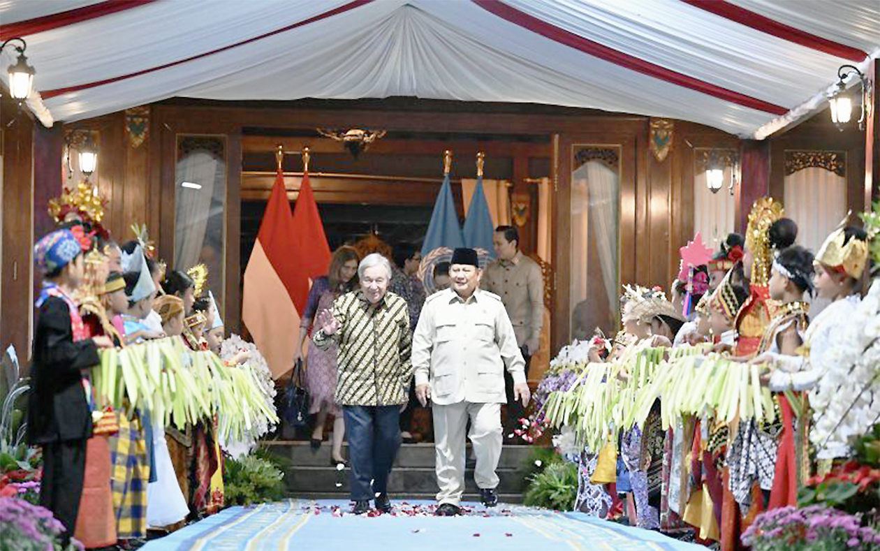 Pakai Batik Parang, Sekjen PBB António Guterres Temui Prabowo di Hambalang Bahas Isu Panas Dunia