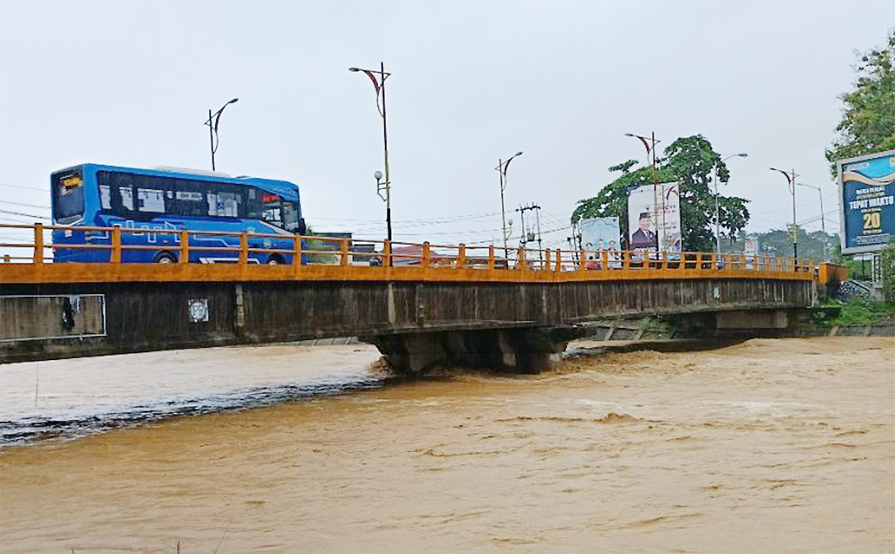 Sabo Dam Saja Tak Cukup, Guru Besar Unand Bongkar Cara Hentikan Banjir Lumpur Padang
