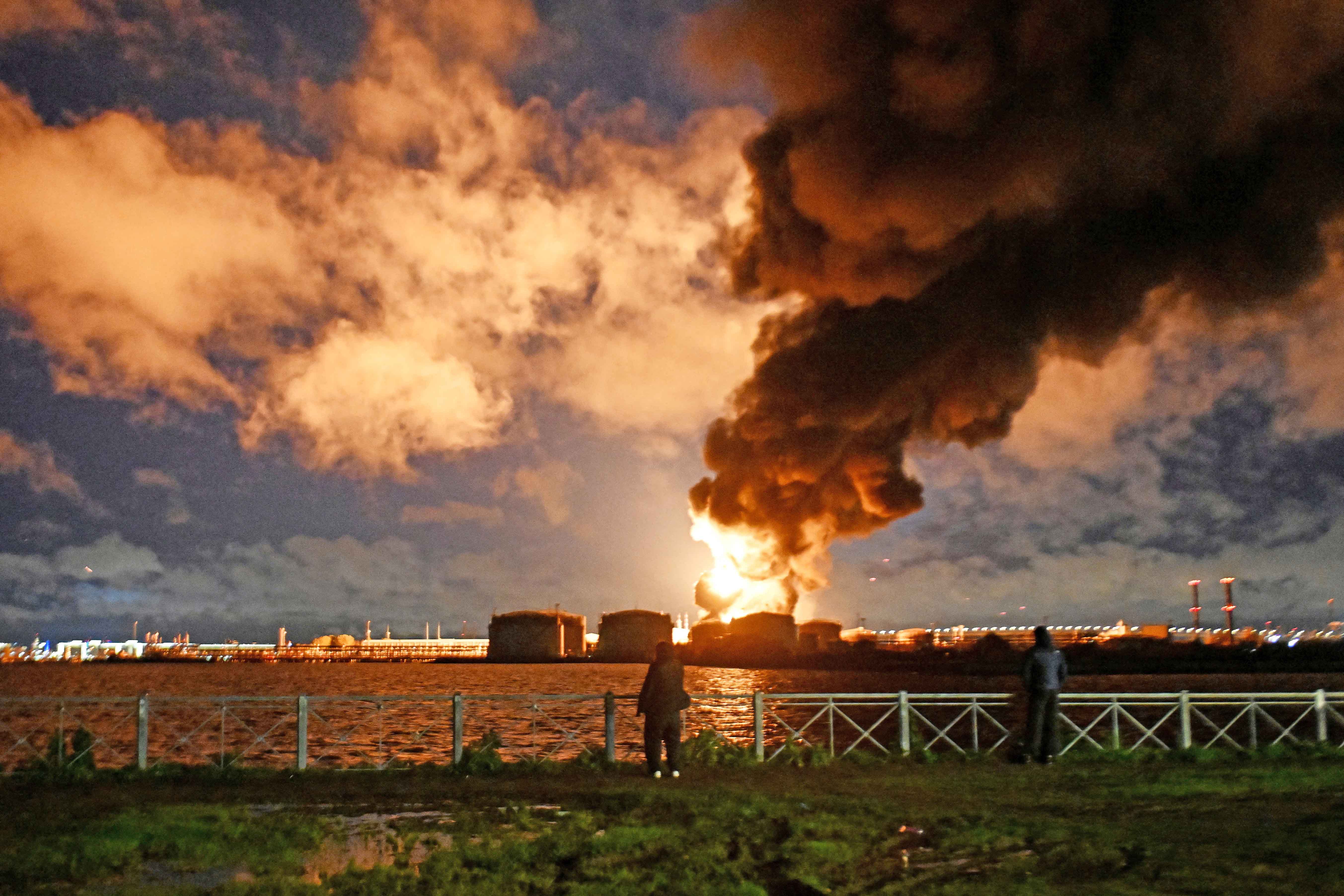 Serangan Drone Ukraina Hantam Kilang Minyak di Saint Pete...