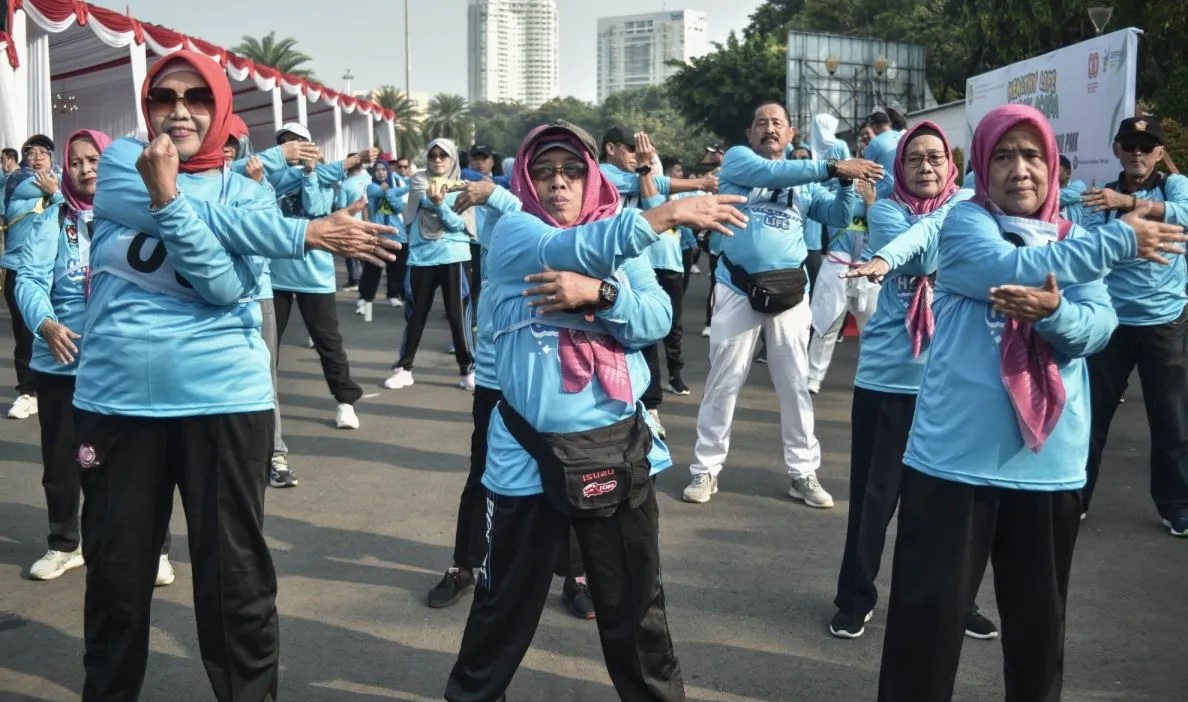 Empat Kebiasaan Sehat agar Tetap Bugar Memasuki Usia Paruh Baya