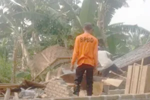 Hujan Angin Mengamuk di Sumut! 3 Kabupaten Diterjang Cuaca Ekstrem, Rumah Warga Hancur!