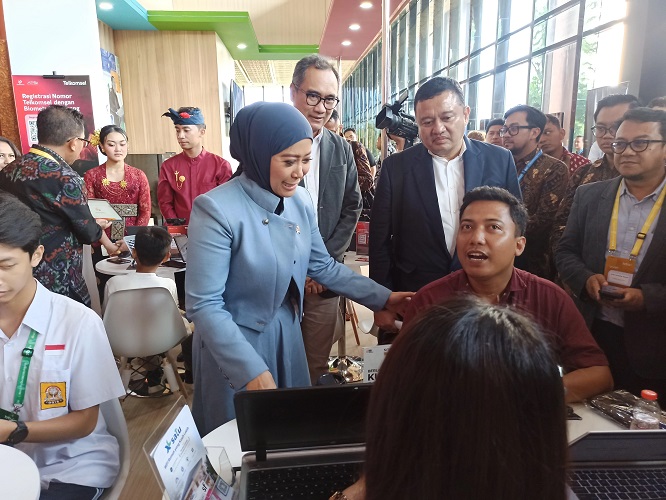 Menkomdigi Ungkap Indonesia Harus Tentukan Kecepatan Pengembangan “AI” Secara Berdaulat