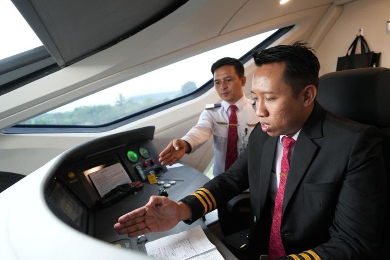 Operasional Kereta Cepat Whoosh Kini Telah Ditangani seca...