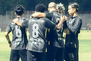 Pemain Sempat Kolaps di Lap...