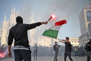 Milan Mencekam, Tentara Ita...
