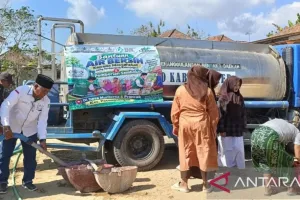 Penyaluran Bantuan Air Bersih ke Desa Terdampak Kekeringan di Sumenep