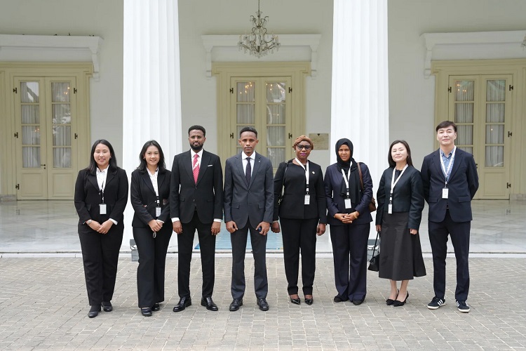 Diplomat dari 4 Negara Ikuti Pelatihan di Sekolah Staf Di...