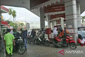 DPR Minta Pemerintah Evaluasi Distribusi BBM