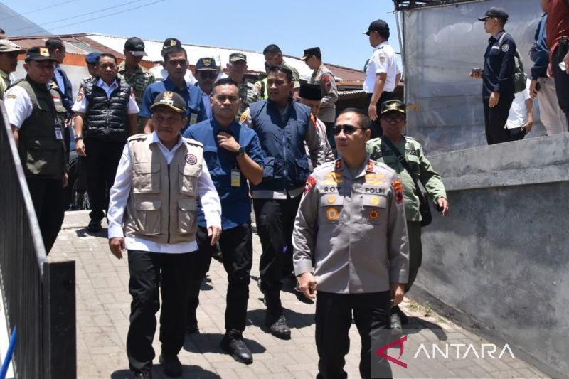 Karhutla Gunung Sumbing Ditangani Intensif, Kapolda Jaten...