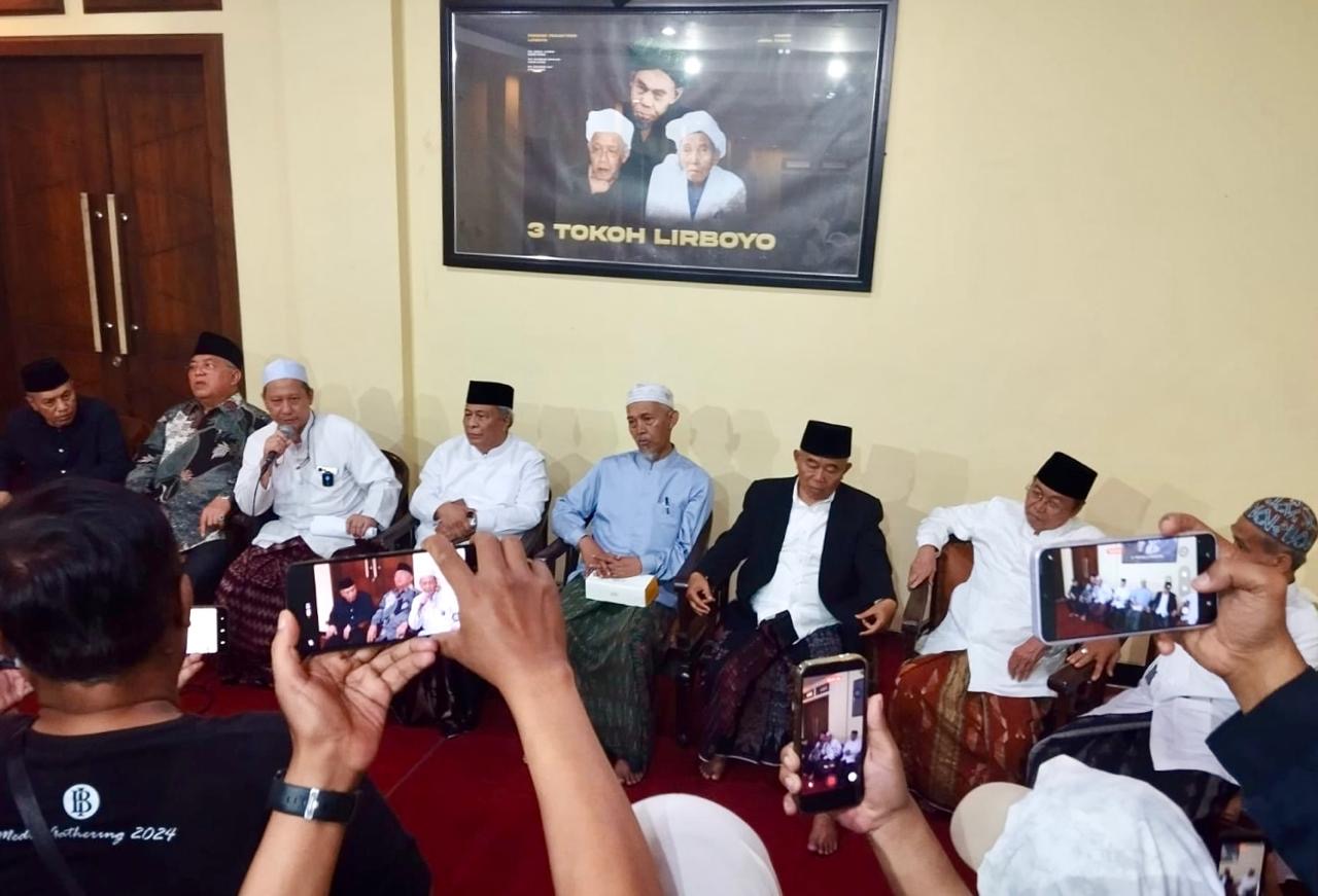 Puluhan Kiai Sepuh Berkumpul di Pesantren Lirboyo Doakan Keadilan untuk Gus Yaqut