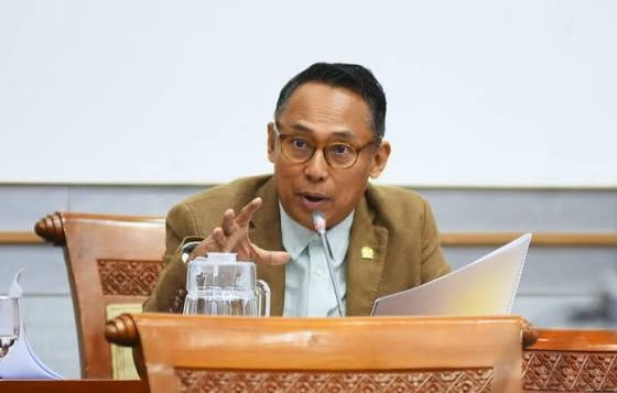 Anggota DPR: Protes Negara Tetangga terkait Asap Karhutla Perlu Disikapi Bijaksana, Jangan Defensif!