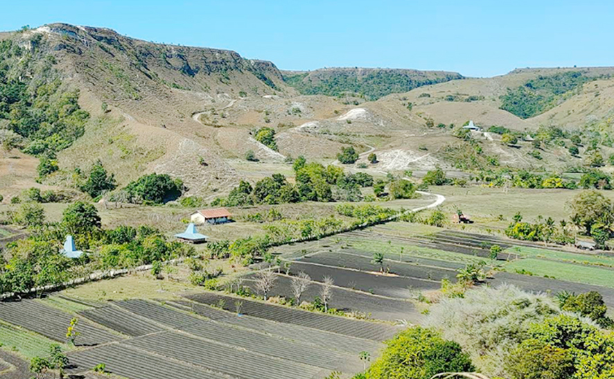Antara Pesona Ngarai dan Kehidupan Warga