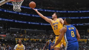 Basket NBA: Doncic Pimpin Lakers Hancurkan Warriors, Edwards Cetak 45 Poin