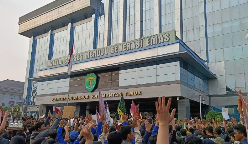 BBM Langka hingga Listrik Padam, Gubernur Kaltim Janji Bawa Tuntutan Mahasiswa ke Jakarta