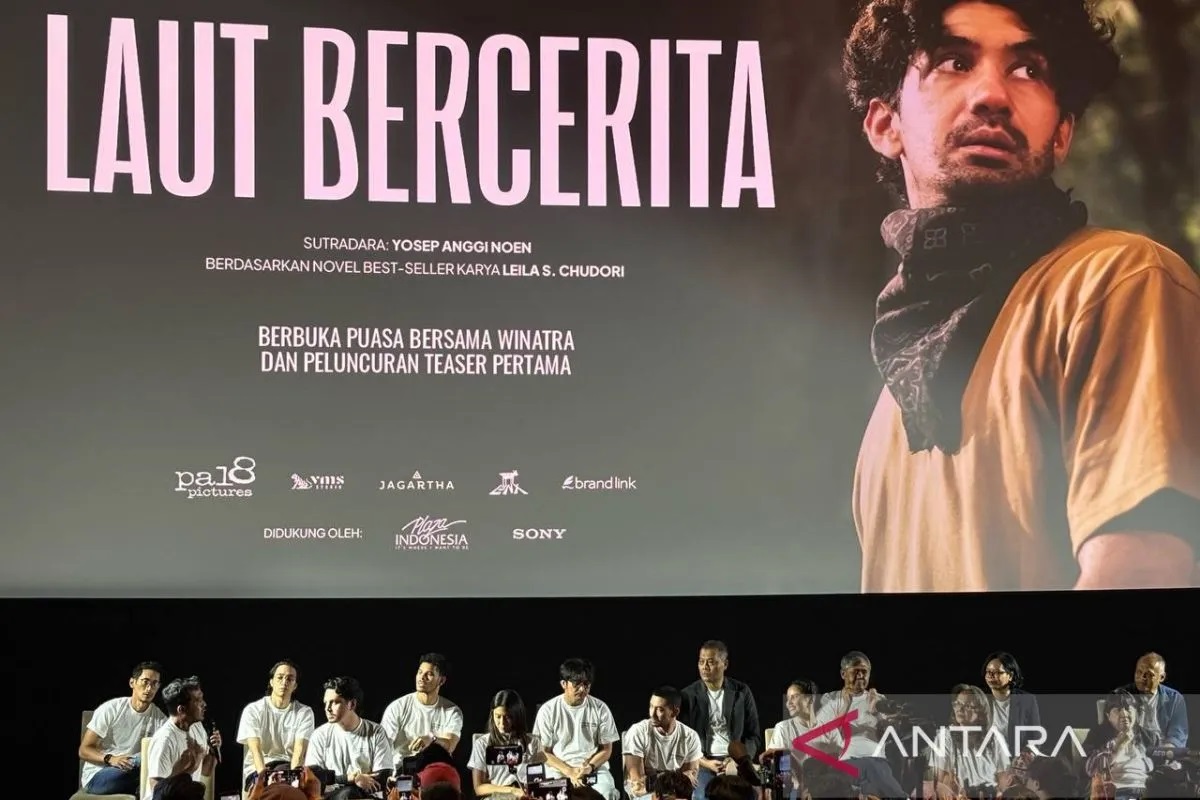 Bintangi Film 'Laut Bercerita', Reza Rahadian Patah Hati ...