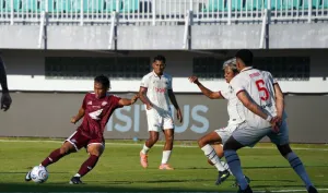 Gol Bunuh Diri Yuran Fernandes Menangkan PSM Makassar Atas Persebaya Surabaya