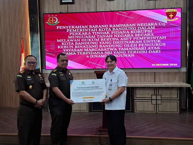 Kejaksaan Serahkan Enam Bangunan Kebun Binatang ke Pemkot...