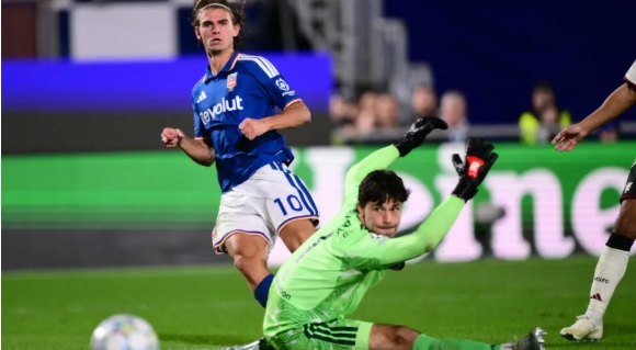 Manchester United Dibantai Como 1-4 di Liga Champions, Tekanan terhadap Michael Carrick Makin Besar
