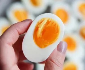 Mau Ngemil Sehat? Ini 12 Alternatif Camilan Protein Tinggi Selain Telur
