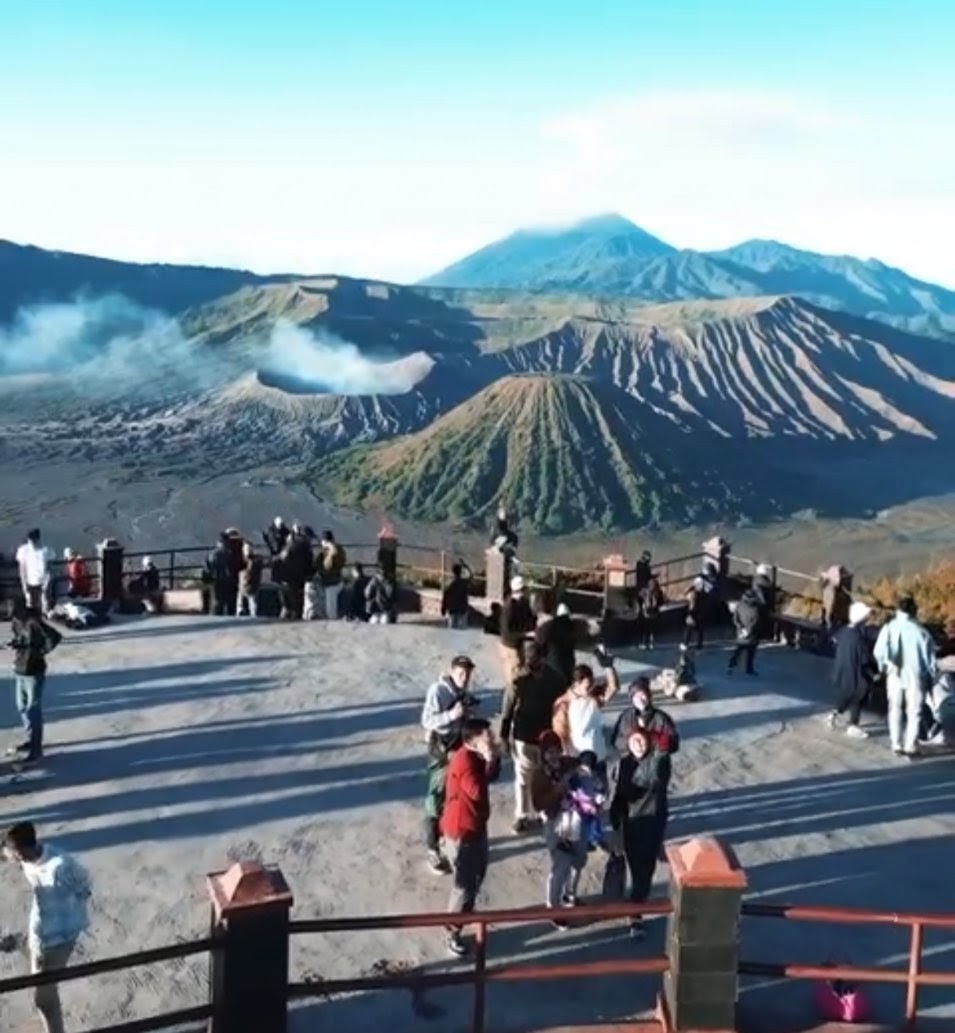 Penanjakan Bromo Dibuka Lagi, Mulai Pagi Ini Wisatawan Bi...