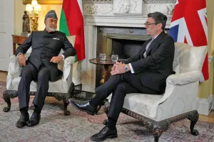 Sultan Oman dan PM Inggris Sebut Selat Hormuz Perlu Segera Dibuka