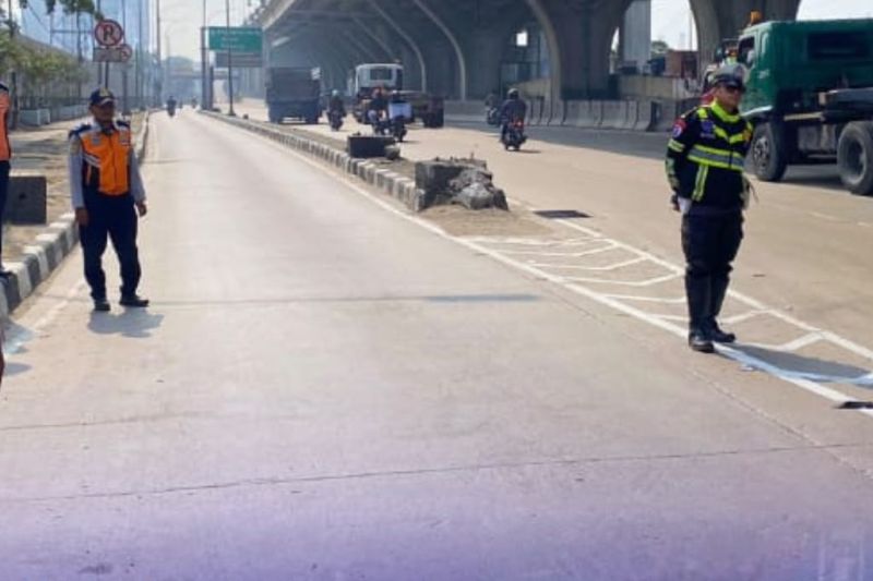 Bikin Macet, Truk-truk yang Parkir Sembarangan di Jalan Jampea Jakarta Utara Ditertibkan