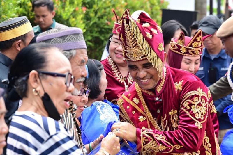 Gubernur Sulteng Anwar Hafid Tegaskan Program Berani Berbagi untuk Warga Kurang Mampu.