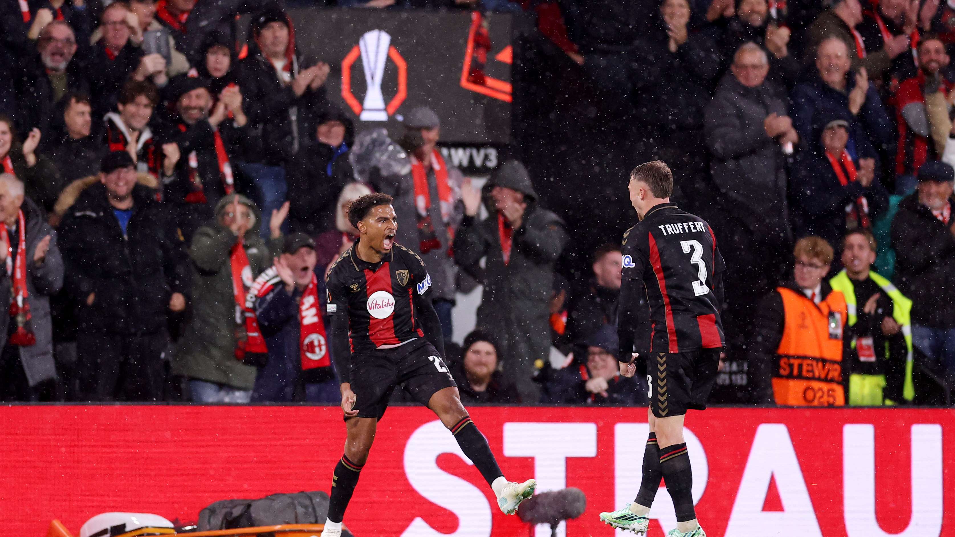Liga Europa: Bournemouth Libas AC Milan 3-0, Juventus Keh...
