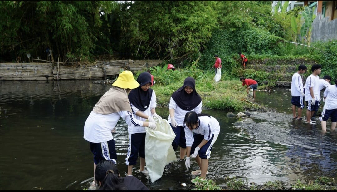 Pemkot Yogyakarta Perketat Pengawasan Sampah Sungai, Pemb...