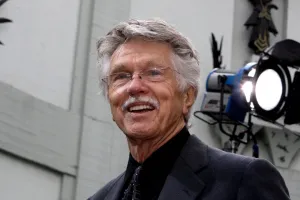 Tom Skerritt, Bintang Film 'Alien' dan 'Top Gun' Meninggal Dunia 