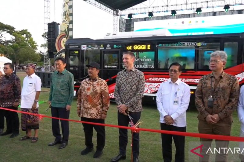 Transportasi Ramah Lingkungan, Bali Percepat Gunakan Kend...