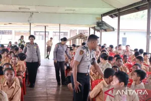 Polda Papua Barat Daya Mengedukasi Pelajar soal Bahaya Perundungan